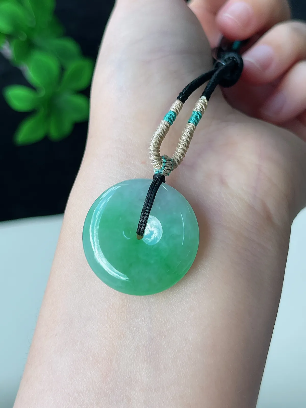 翡翠糯化种浅绿色平安扣