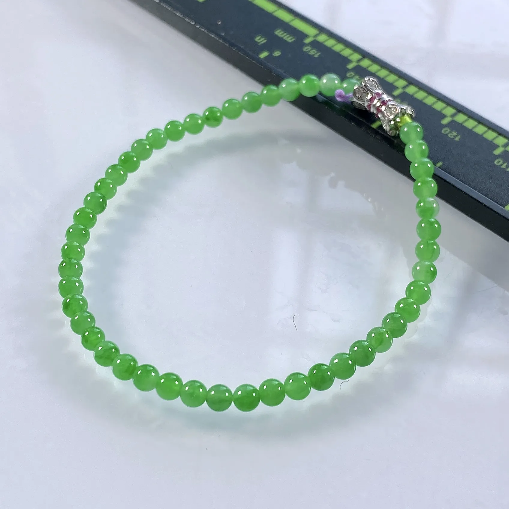 缅甸天然翡翠A货，卡3.5高冰种阳绿冰绿小米珠小圆珠手串手链，尺寸：3.5mm/48颗，长度173mm，重量：4.21g