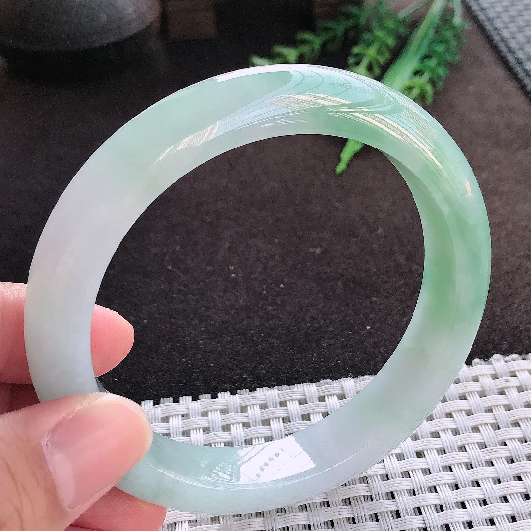 自然光63/12.5/9.5老坑冰胶果冻飘花手镯大圈口宽边翡翠玉镯美人镯