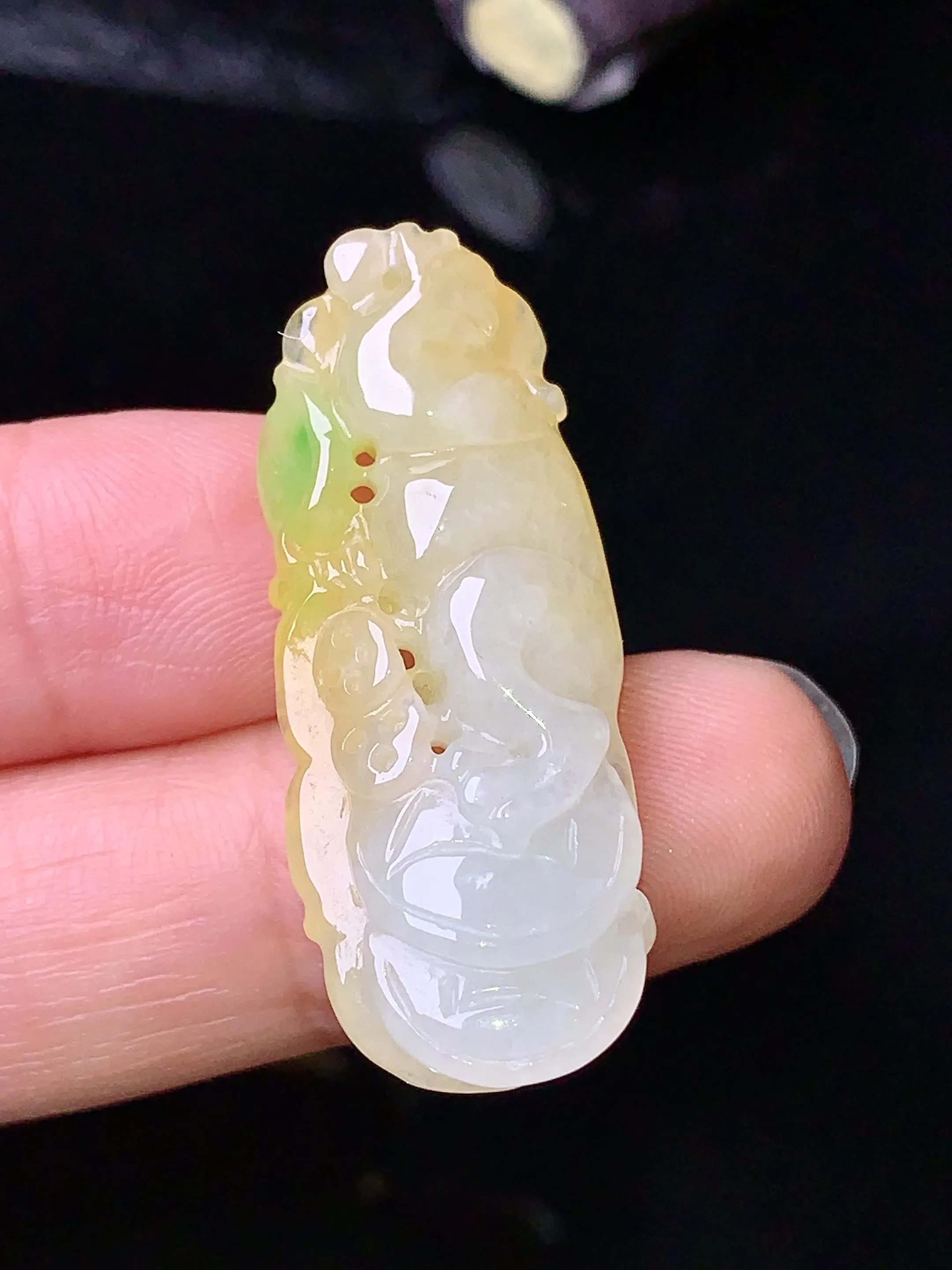 黄翡猴吊坠 玉质细腻 色泽清新艳丽 整体尺寸35.3*14*8