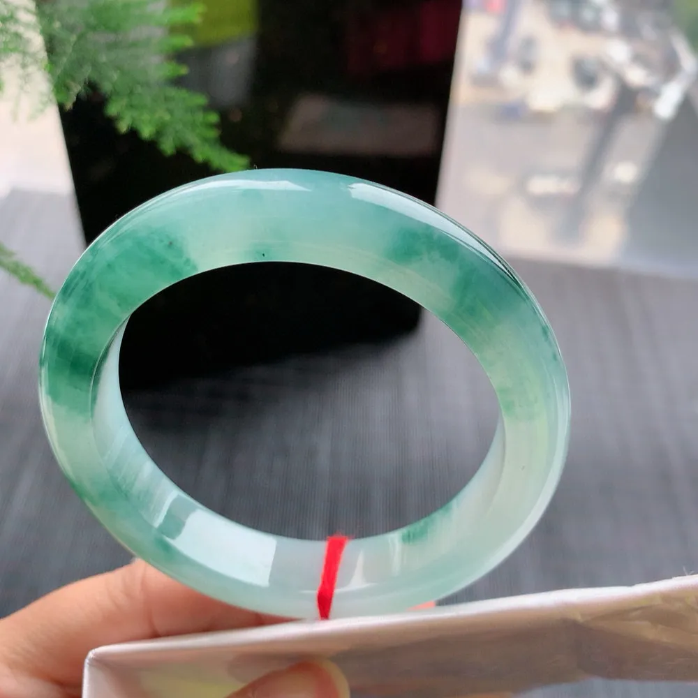 正圈冰飘花 无瑕 尺寸:57.4/12.4/9.4 花美 起胶感