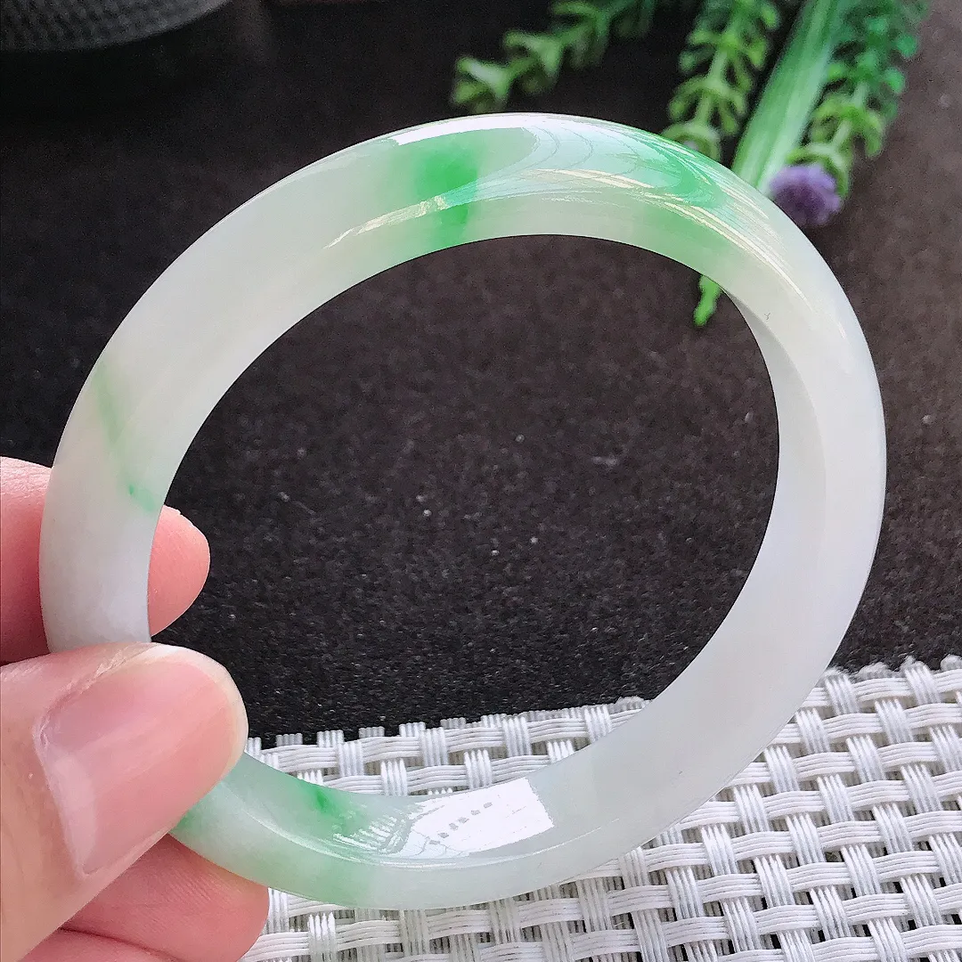 自然光56.5/18.8/8老坑精美冰润辣阳绿手镯宽边翡翠玉镯美人镯