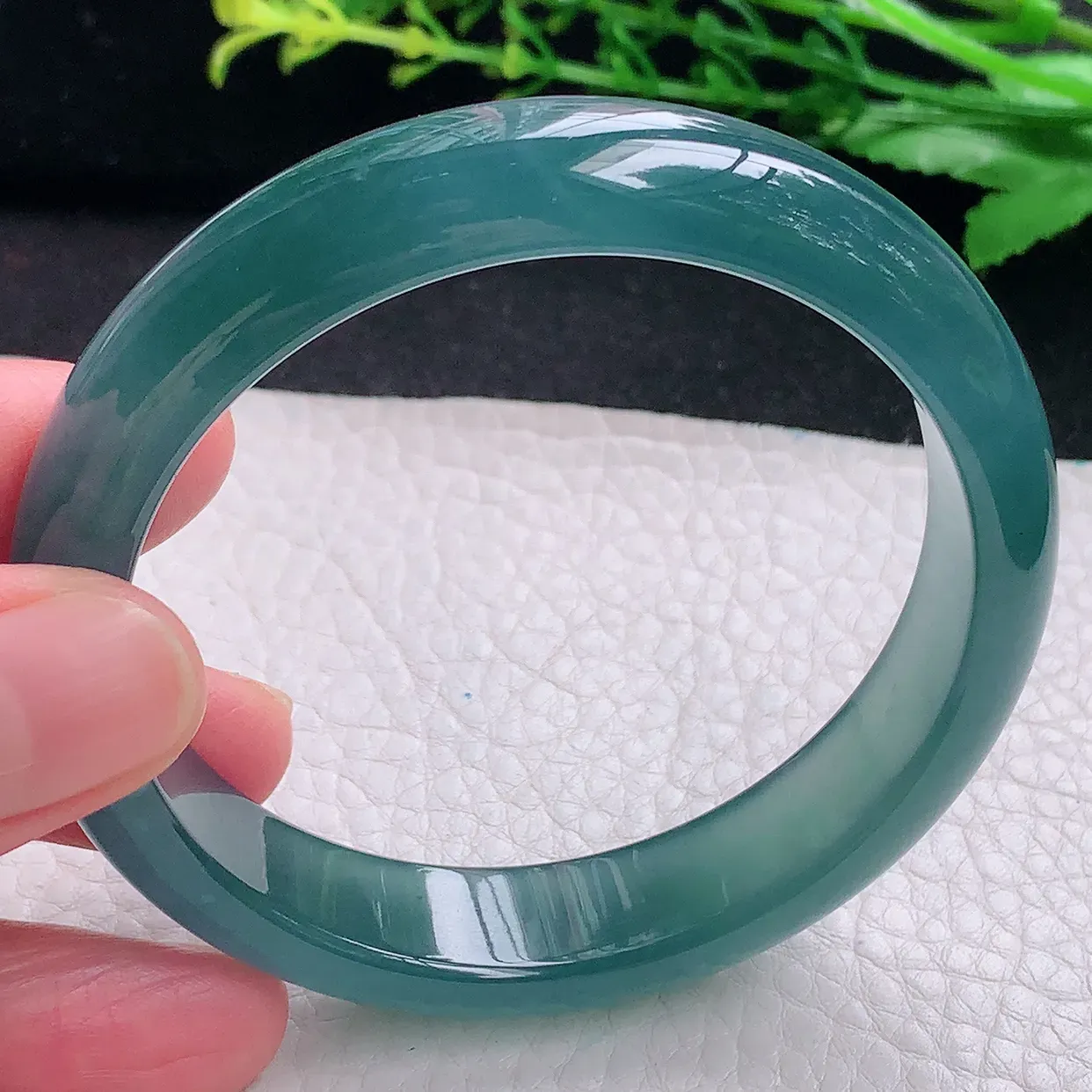 yh自然光57.8*137.5平安镯 天然翡翠a货冰蓝宽边玉镯子 玉手环