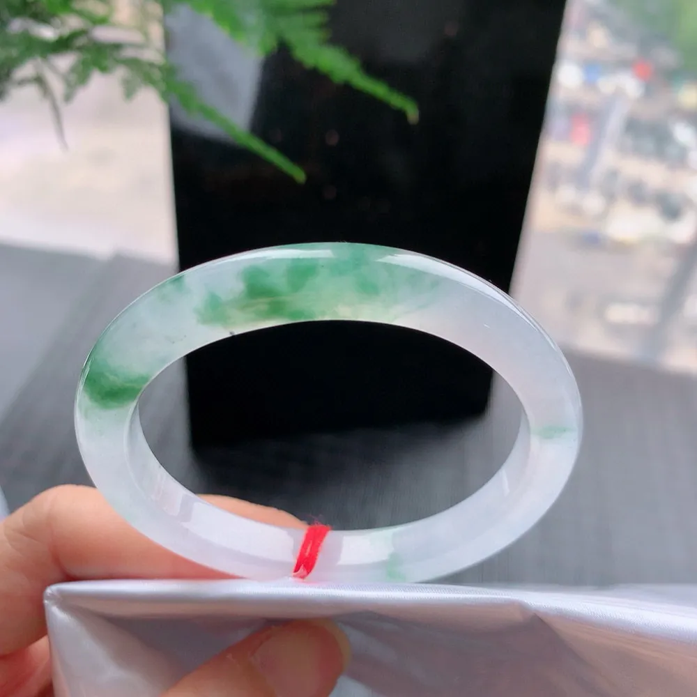 贵妃冰玻飘花 微纹 尺寸:52.3/45/8.4/7 花美 种水好