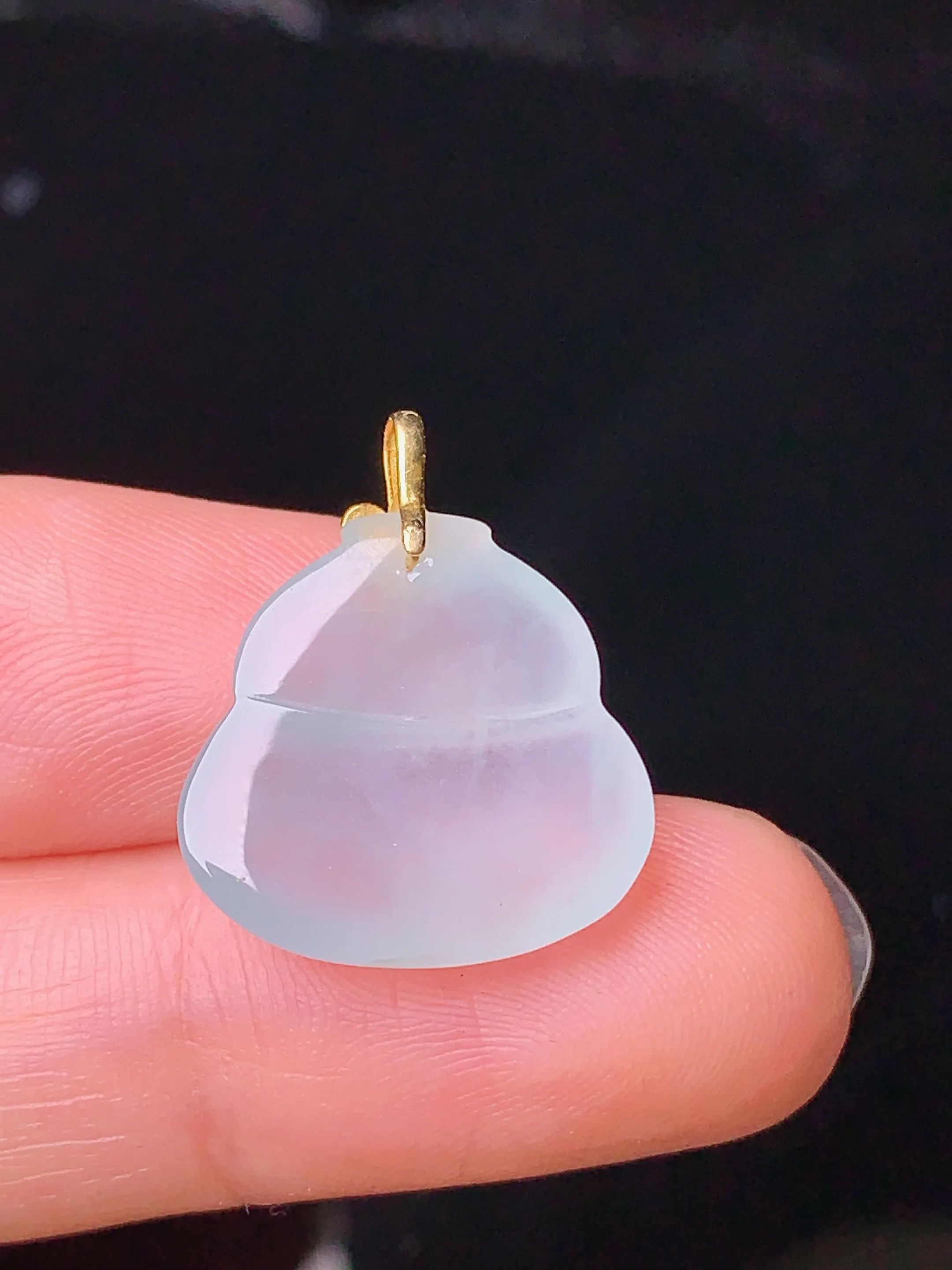 18k金镶嵌冰种葫芦吊坠 玉质细腻 色泽艳丽 整体尺寸21*16.7*4.8