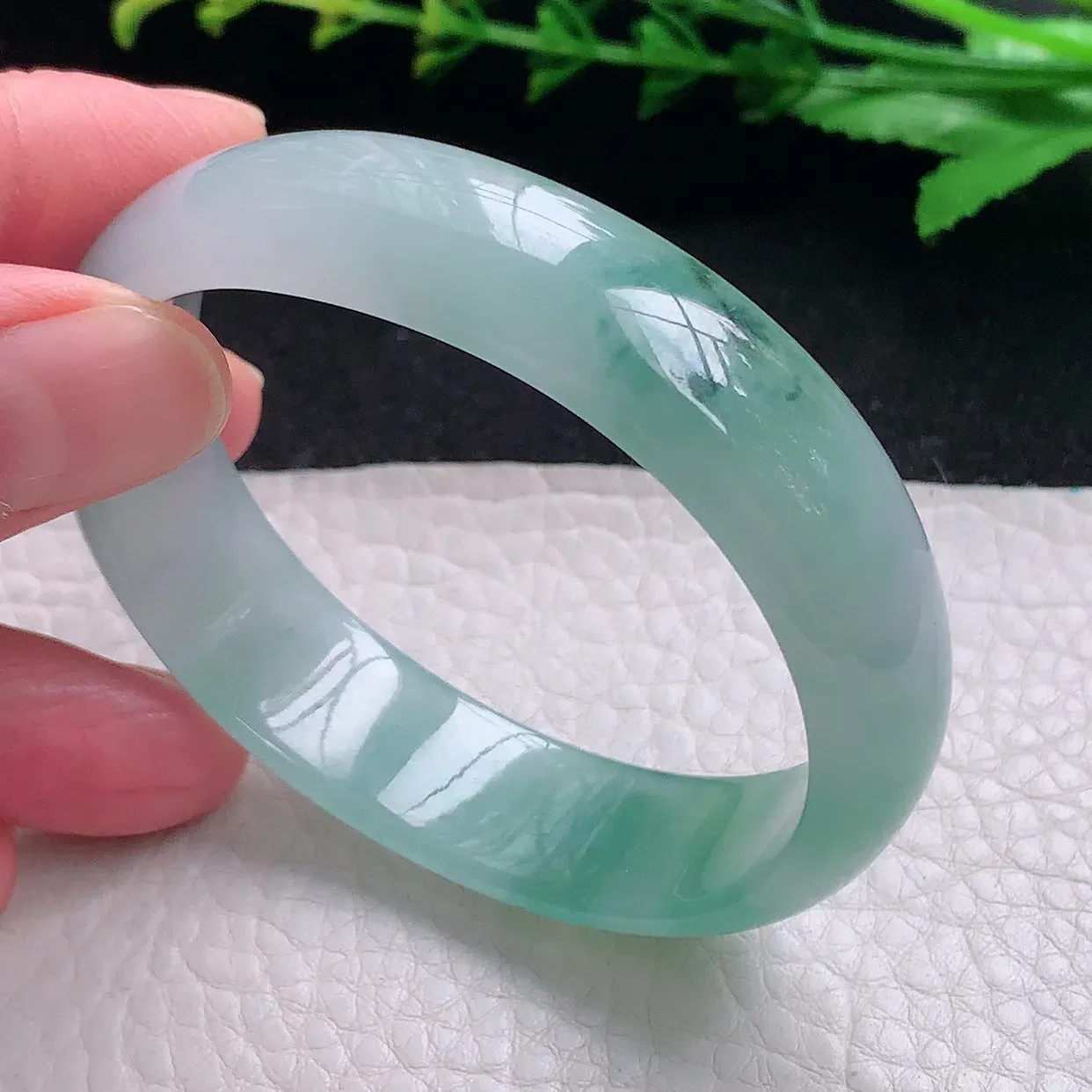 js自然光54.6*48.8*14.8*6贵妃镯 天然缅甸翡翠a货冰飘花蛋形玉镯子 玉手环