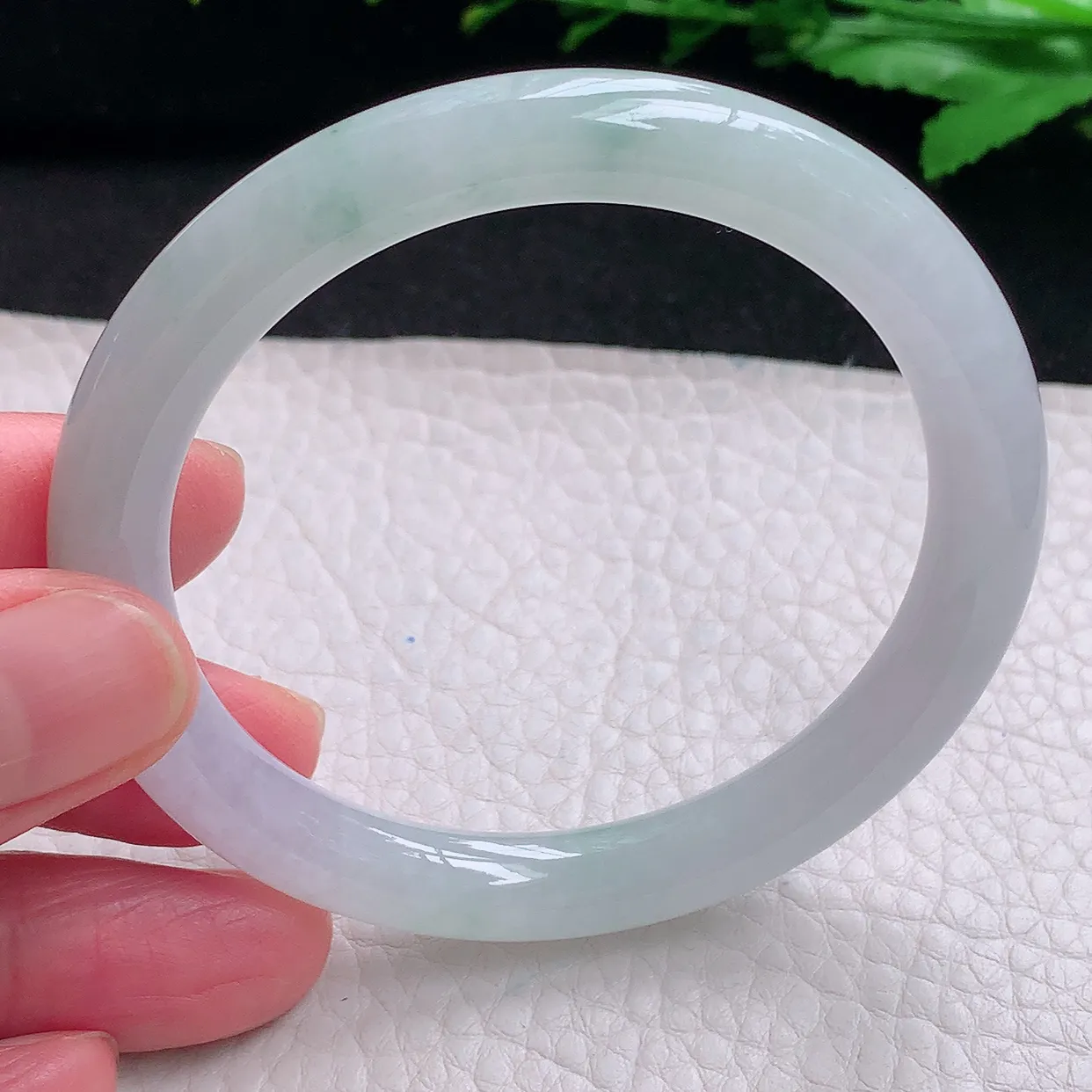 n自然光54.5*8.3美人镯 天然缅甸翡翠a货冰飘花清秀圆条玉镯子 叮当镯