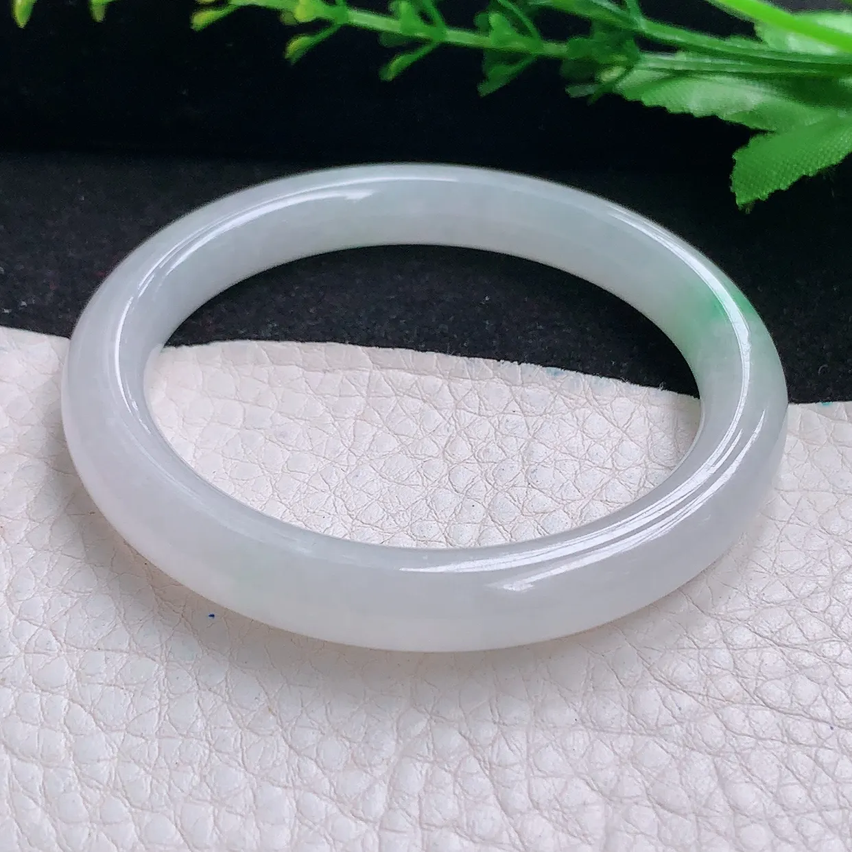 yh小圈口52*8.4*7.美人镯 天然缅甸翡翠a货飘阳绿圆条玉镯子 玉手环