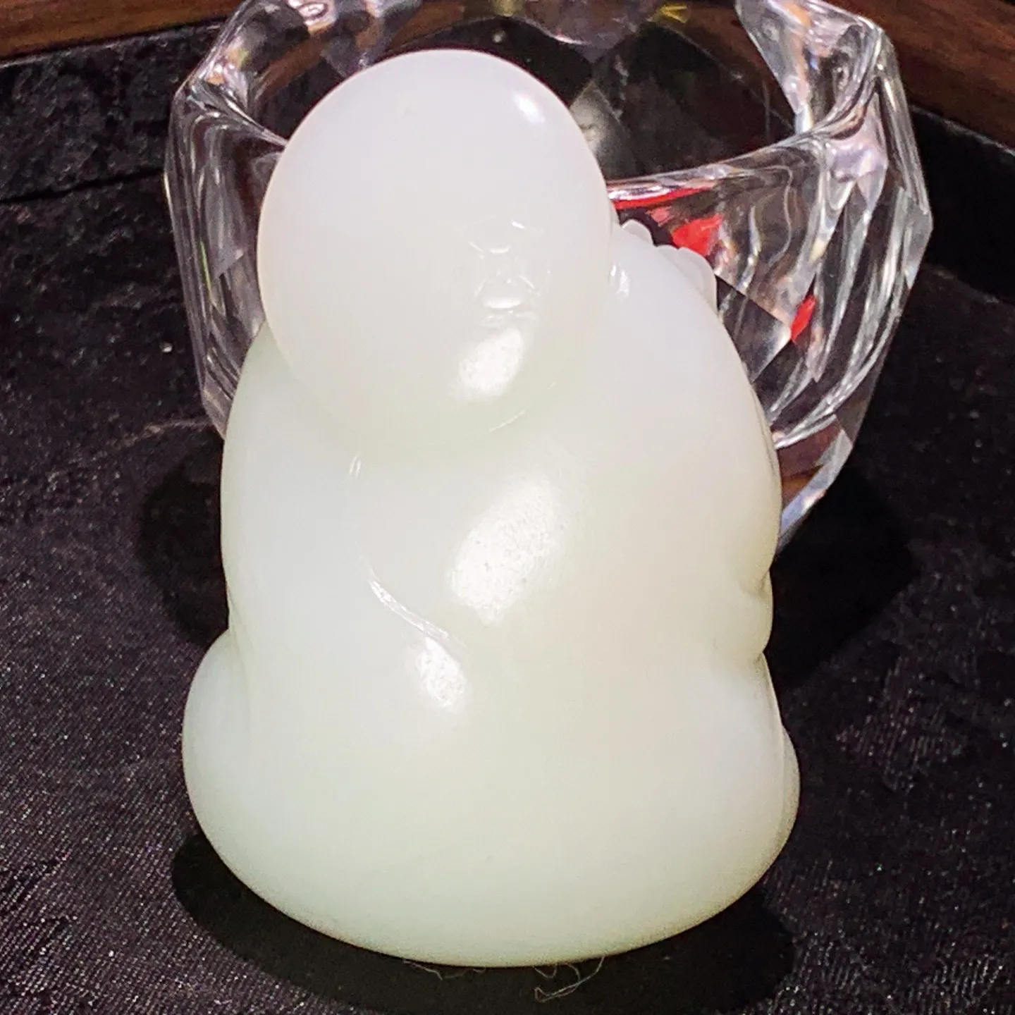 新疆和田玉羊脂白佛引福来弥勒佛把件。尺寸66/47/27重117克。玉质细腻油润。手推出油。佩戴高端典雅。lt251104