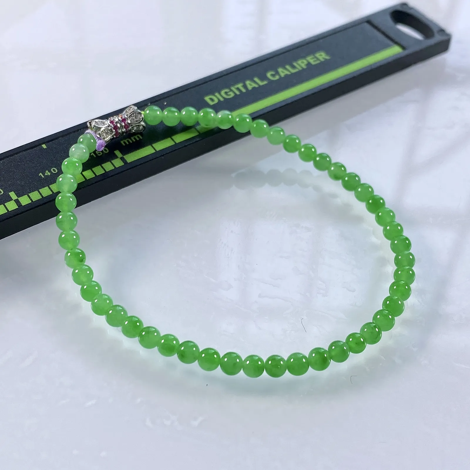 缅甸天然翡翠A货，卡3.5高冰种阳绿冰绿小米珠小圆珠手串手链，尺寸：3.5mm/48颗，长度173m