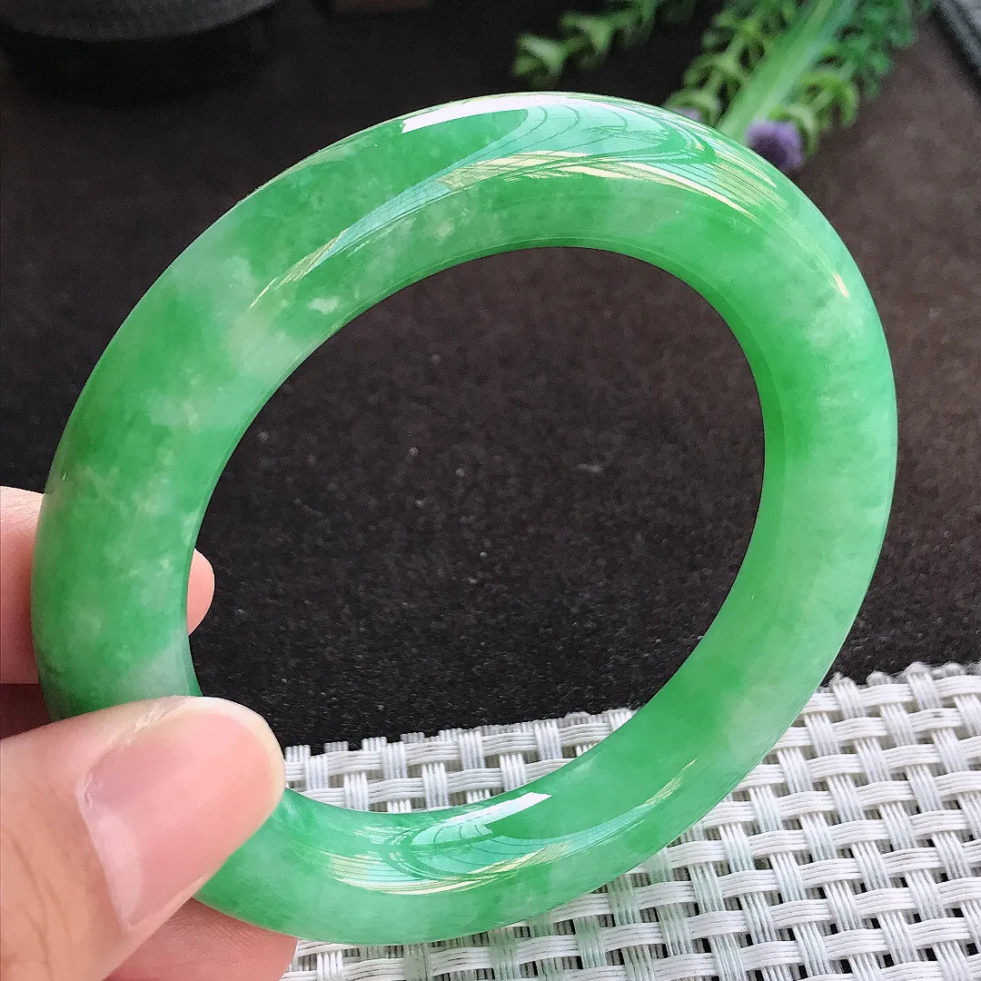 自然光56/11.5/11.7老坑精美满绿辣阳绿圆条手镯翡翠玉镯美人镯