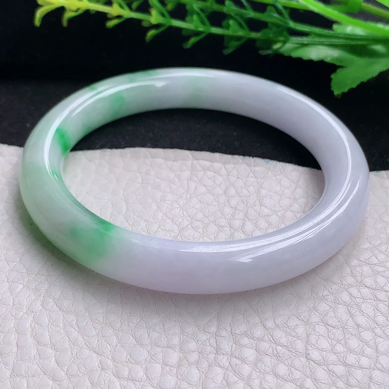 yh自然光59*10.3*9.6美人镯 天然缅甸翡翠a货飘阳绿高雅圆条玉镯子 玉手环