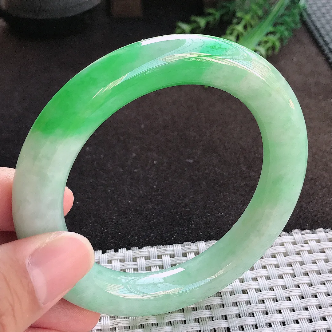 自然光59/11.8/12老坑精美温润飘阳绿胖圆条手镯翡翠玉镯美人镯