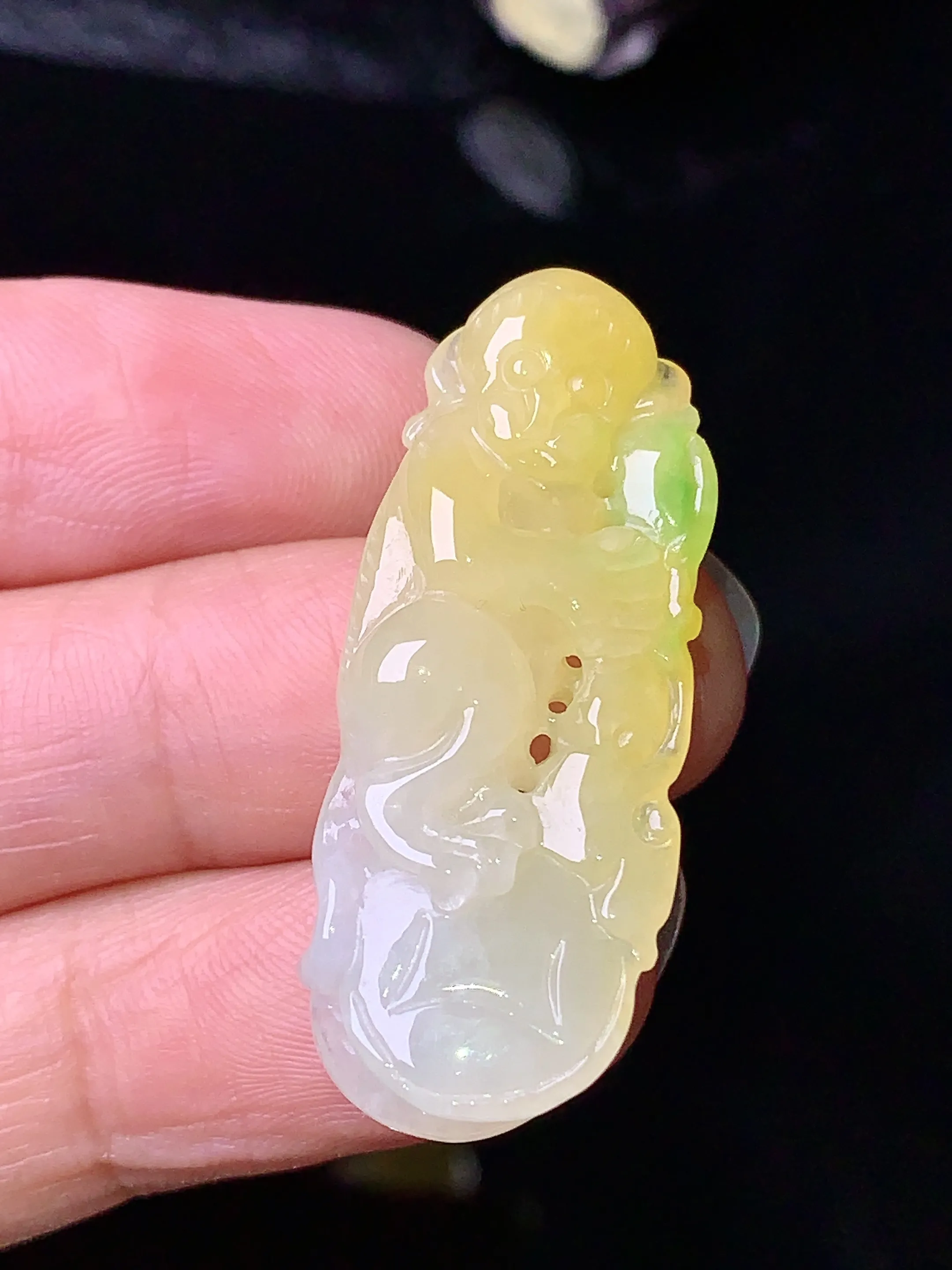 黄翡猴吊坠 玉质细腻 色泽清新艳丽 整体尺寸35.3*14*8