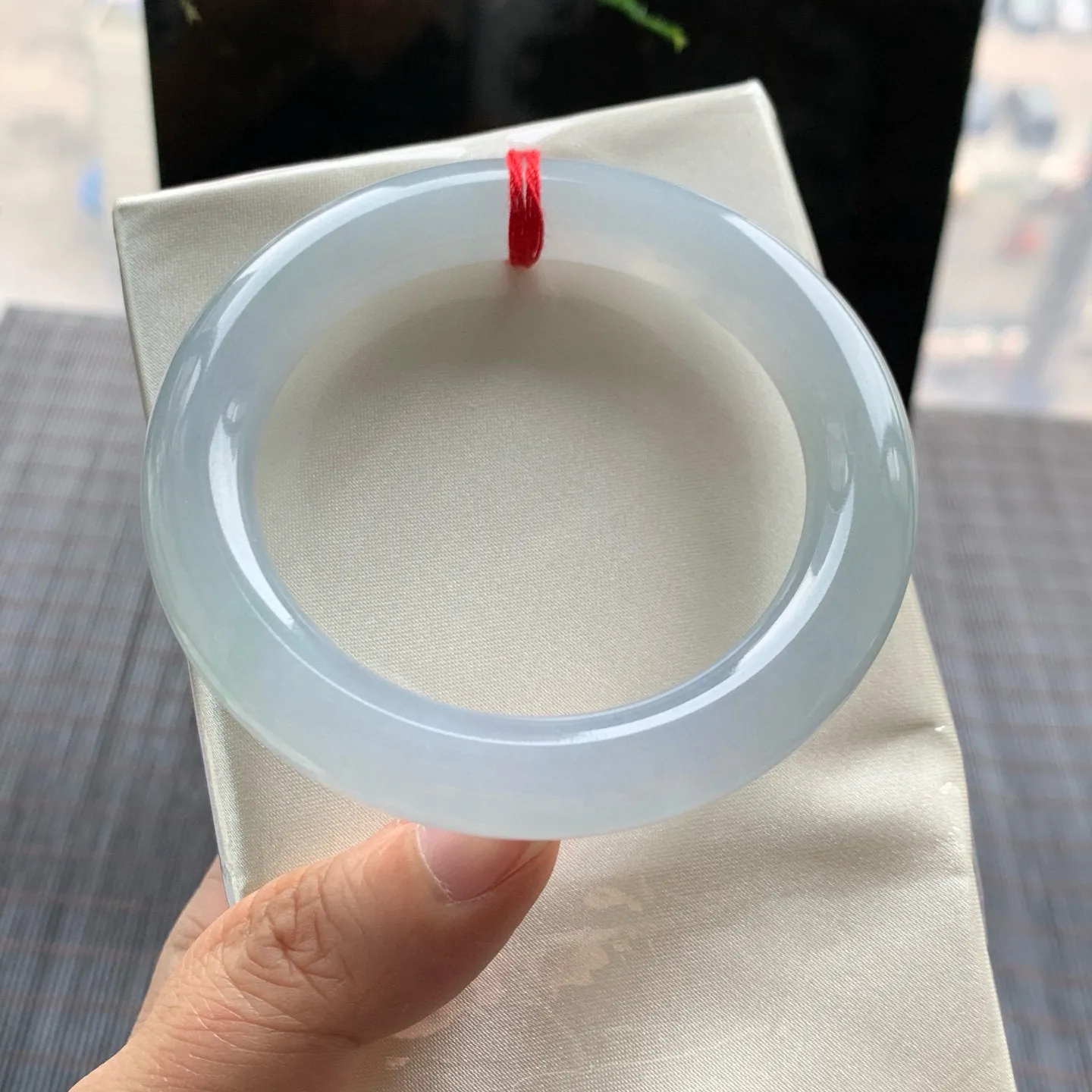 圆条高冰淡紫 无瑕 尺寸:54.7/10.4/10.7 胶感十足