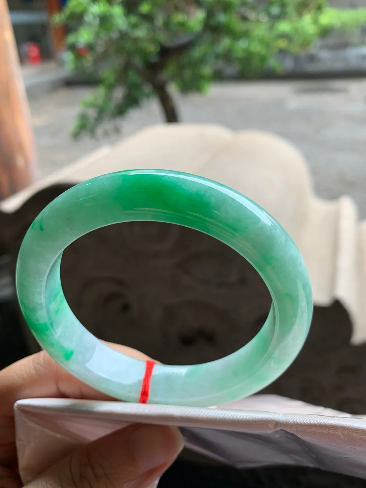 正圈冰糯阳绿 无瑕 尺寸:56.4/12.6/9.1 色好