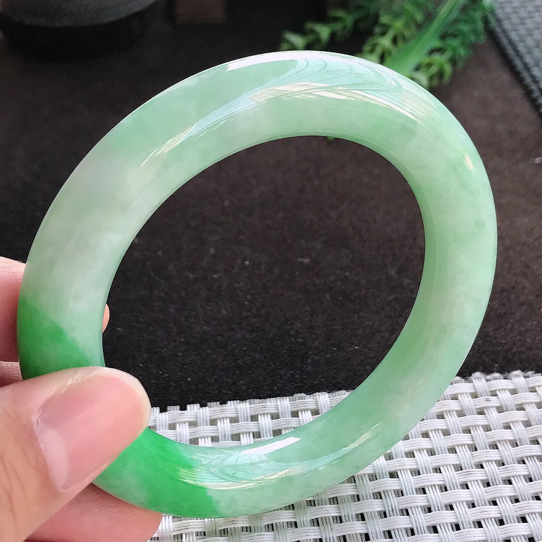 自然光59/11.8/12老坑精美温润飘阳绿胖圆条手镯翡翠玉镯美人镯