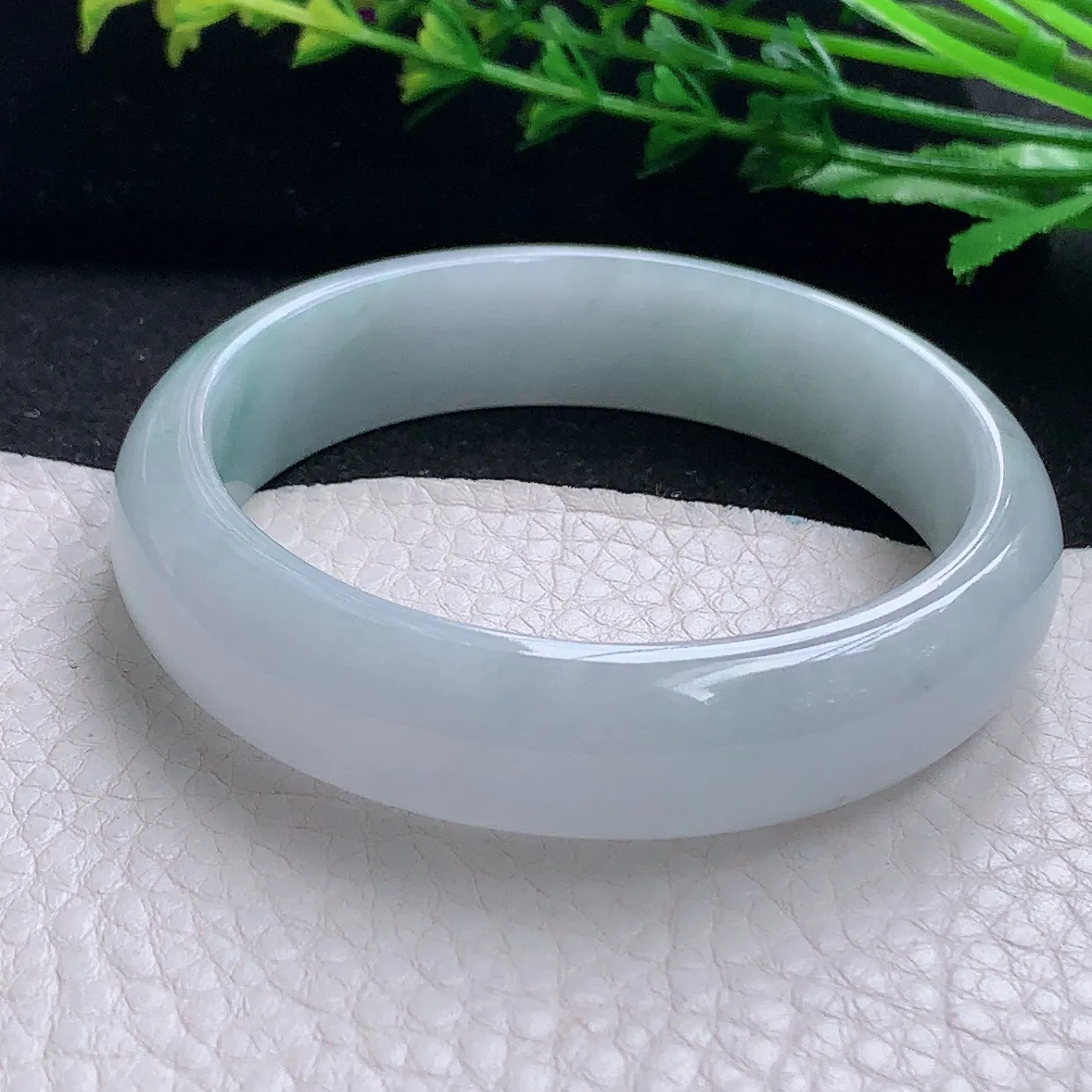 js大圈口58*53*13*6.8贵妃镯 天然缅甸翡翠a货清爽蛋形玉镯子 玉手环