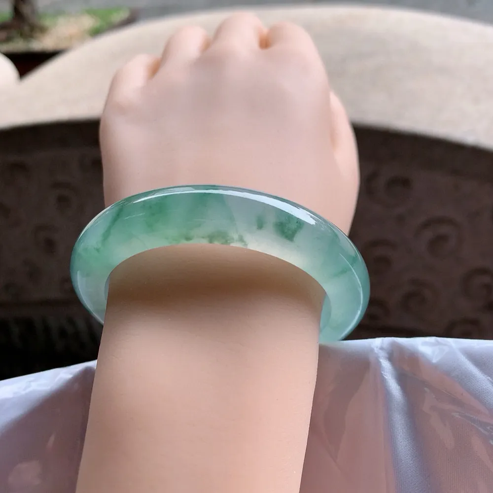 正圈冰玻飘花 无瑕 尺寸:55.2/12.5/9.3 花美 种水好