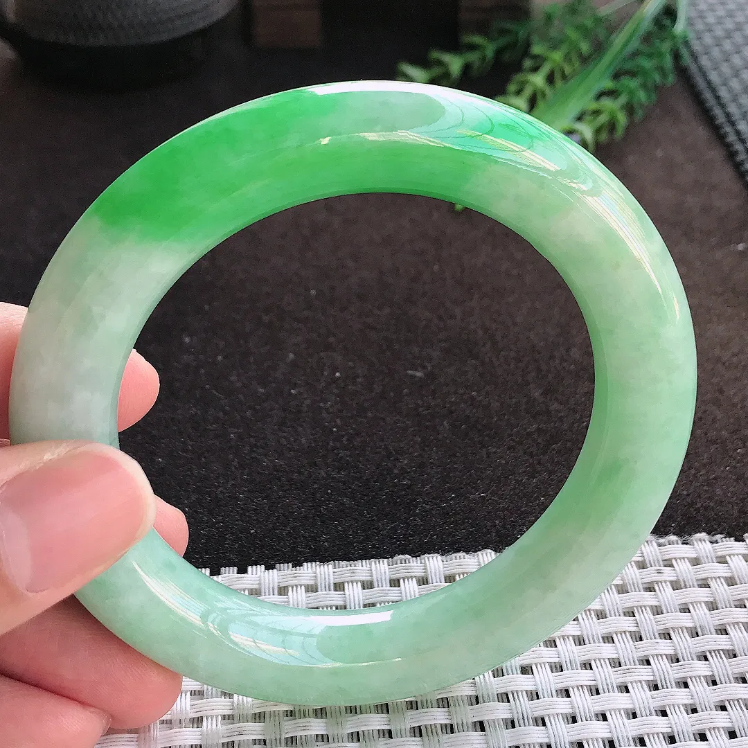 自然光59/11.8/12老坑精美温润飘阳绿胖圆条手镯翡翠玉镯美人镯