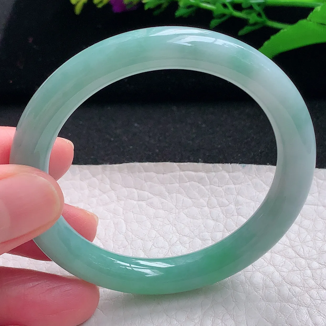 n小圈口52*8.8*8.5美人镯 天然缅甸翡翠a货蓝韵圆条圆条玉镯子