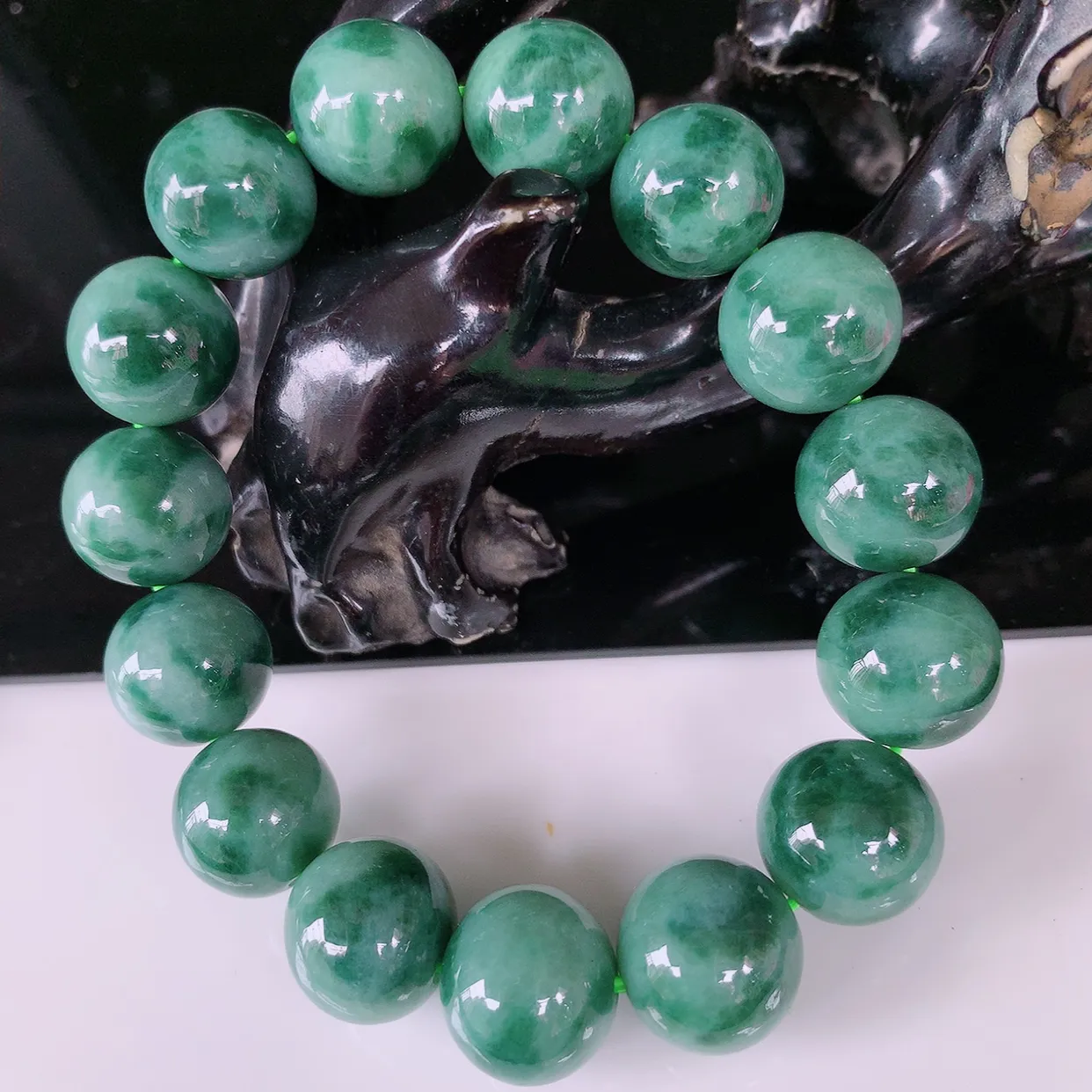 自然光实拍，大颗冰润飘花翡翠手链手串，种老水足，冰清玉润  颜色漂亮  #001.1取一尺寸14mm