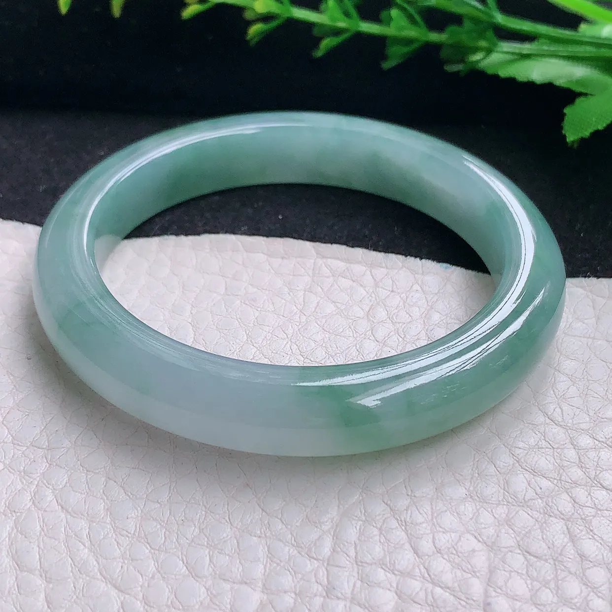 yh小圈口52.6*10*8.5平安镯 天然缅甸翡翠a货冰飘花清秀宽边玉镯子 玉手环