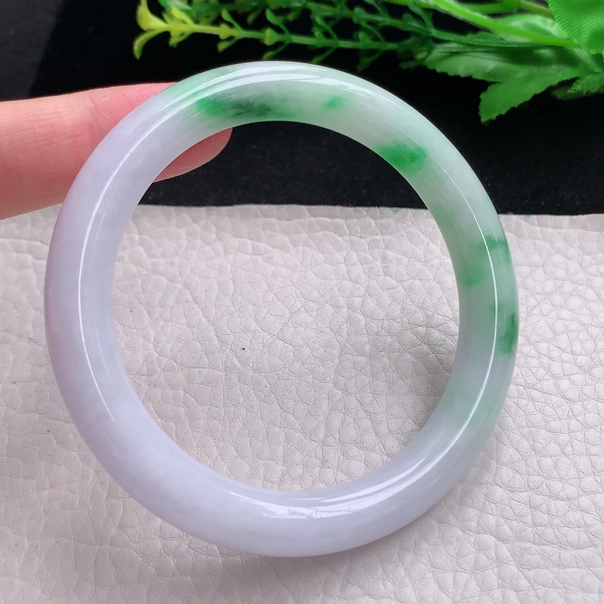 yh自然光59*10.3*9.6美人镯 天然缅甸翡翠a货飘阳绿高雅圆条玉镯子 玉手环