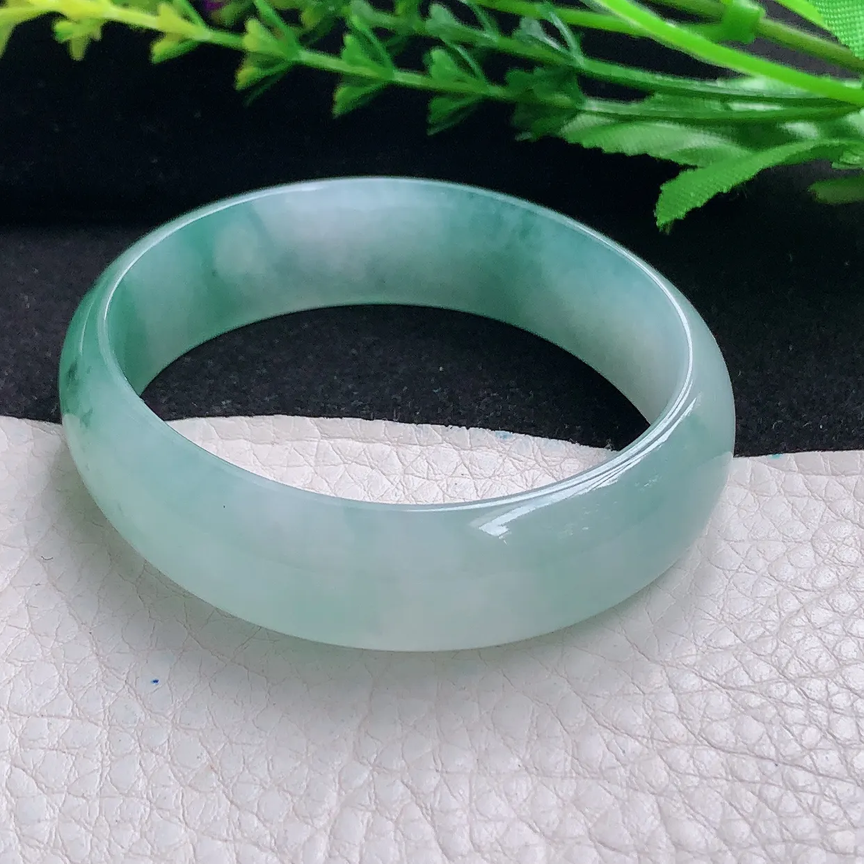 js自然光54.6*48.8*14.8*6贵妃镯 天然缅甸翡翠a货冰飘花蛋形玉镯子 玉手环