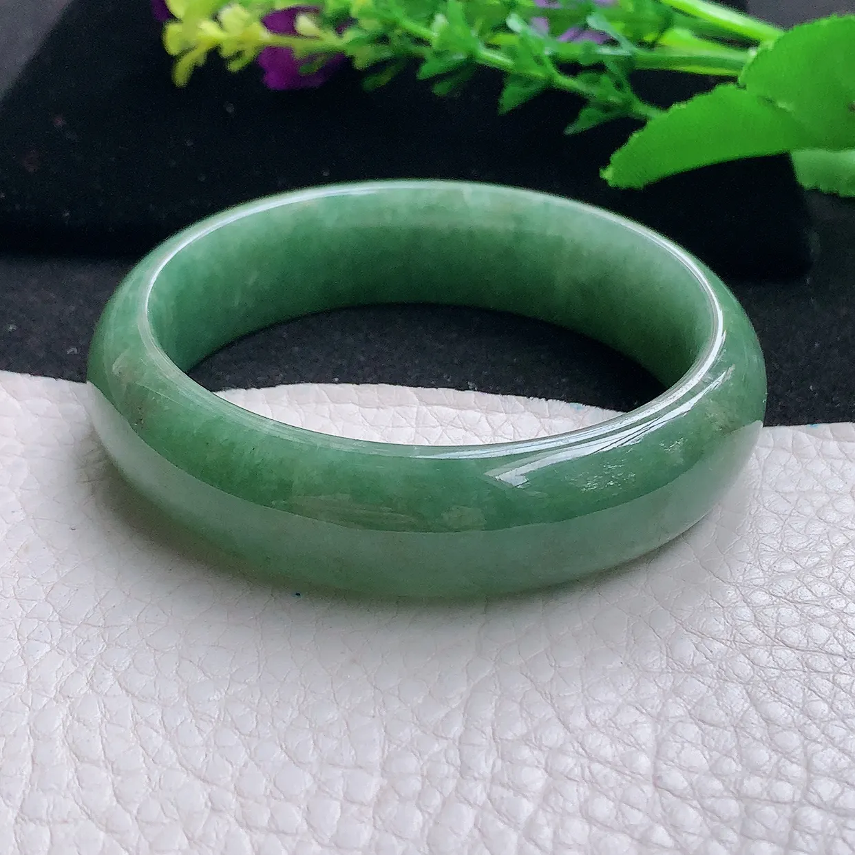 n自然光56*15.8*8轮胎镯 天然缅甸翡翠a货满绿宽边玉镯子 玉手环