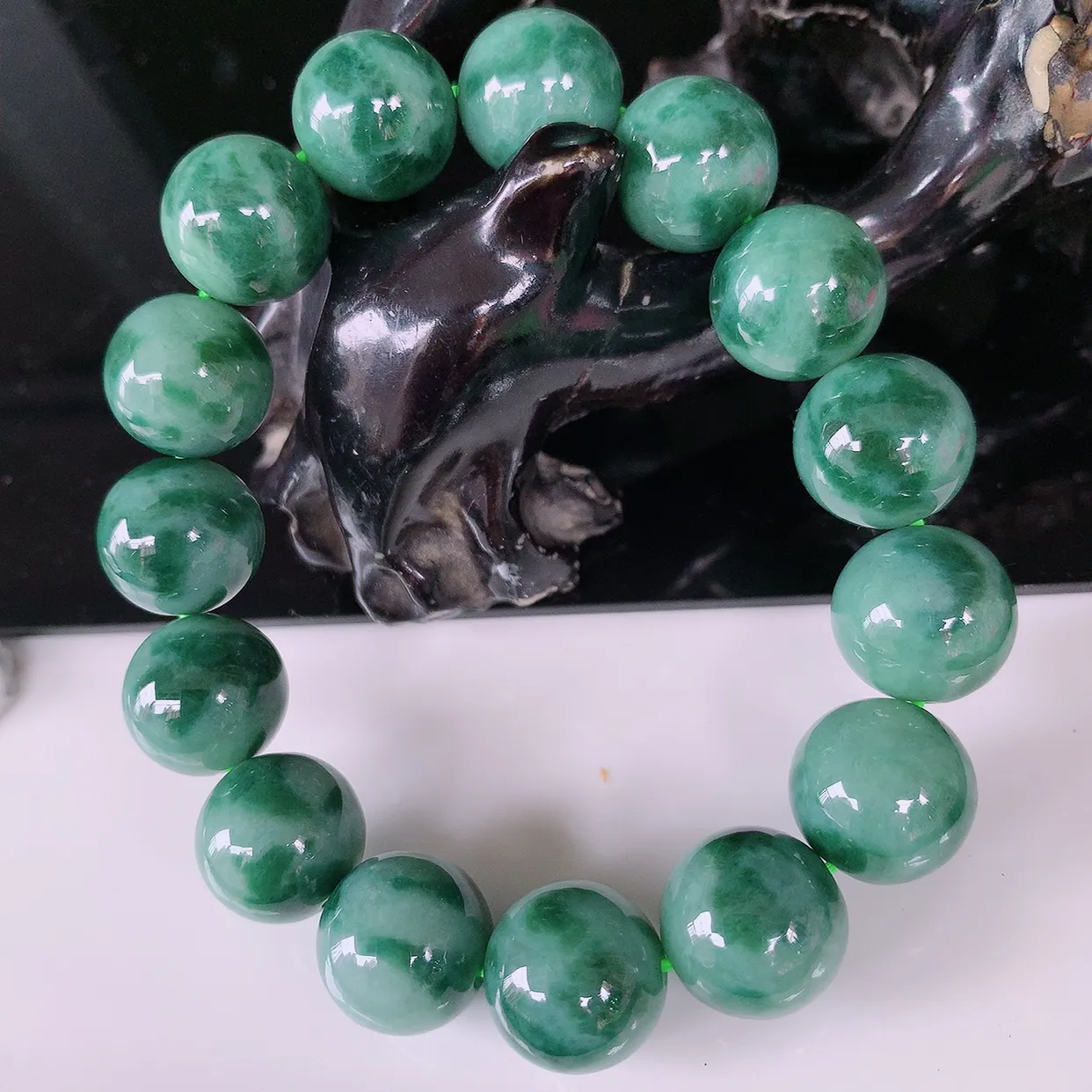 自然光实拍，大颗冰润飘花翡翠手链手串，种老水足，冰清玉润  颜色漂亮  #001.1取一尺寸14mm