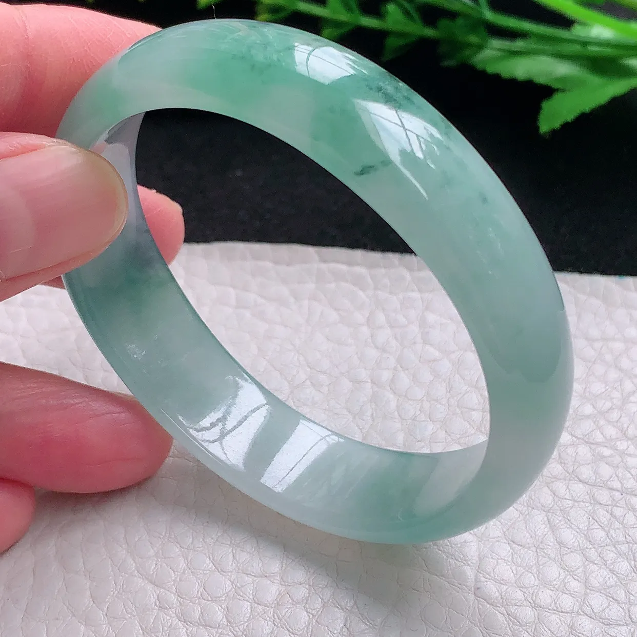 js自然光54.6*48.8*14.8*6贵妃镯 天然缅甸翡翠a货冰飘花蛋形玉镯子 玉手环