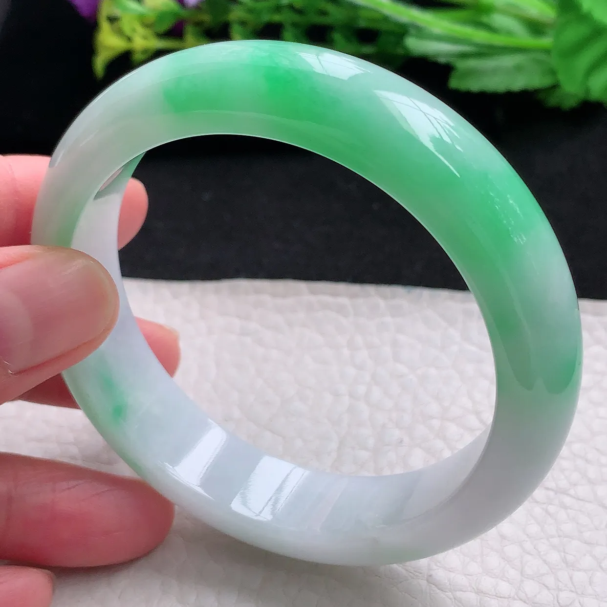 yh自然光57*14.3*8.5平安镯 天然缅甸翡翠a货阳绿厚装宽边玉手镯 玉手环