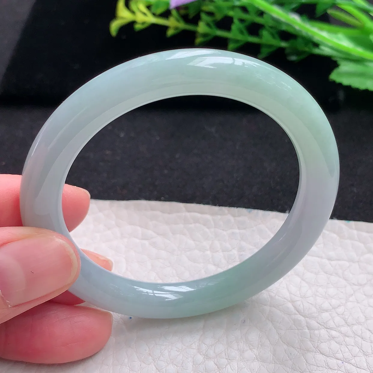 n小圈口52.5*8.6*8.5美人镯 缅甸翡翠a货清秀圆条玉手镯 叮当镯