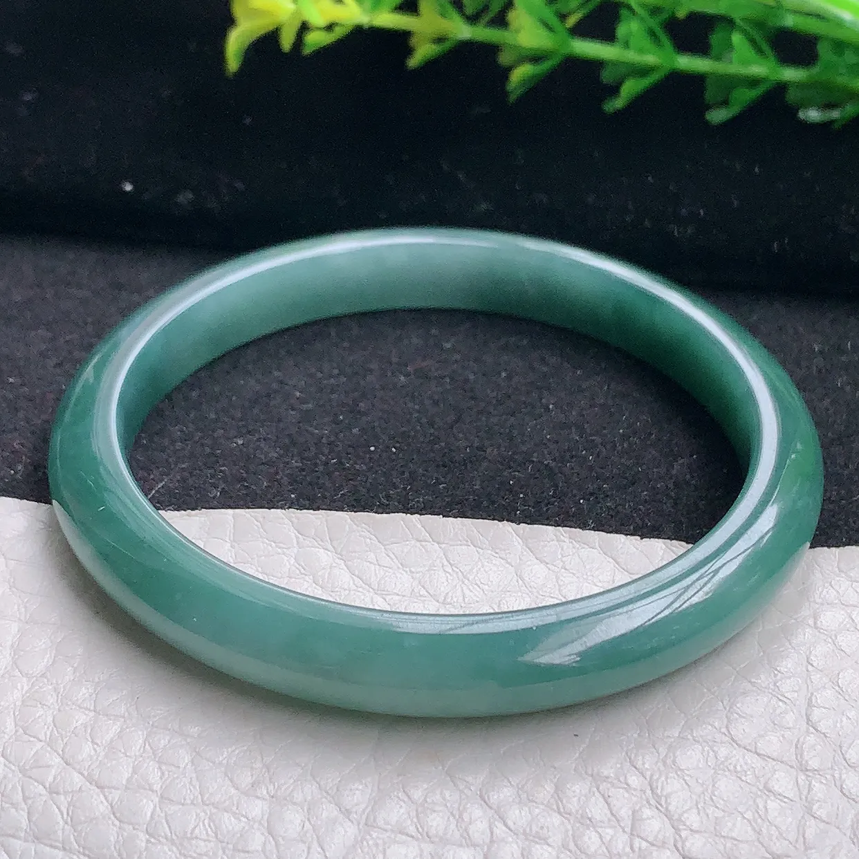 ll小圈口53*7.6*6.2美人镯 天然翡翠a货清秀宽边玉手镯 玉手环