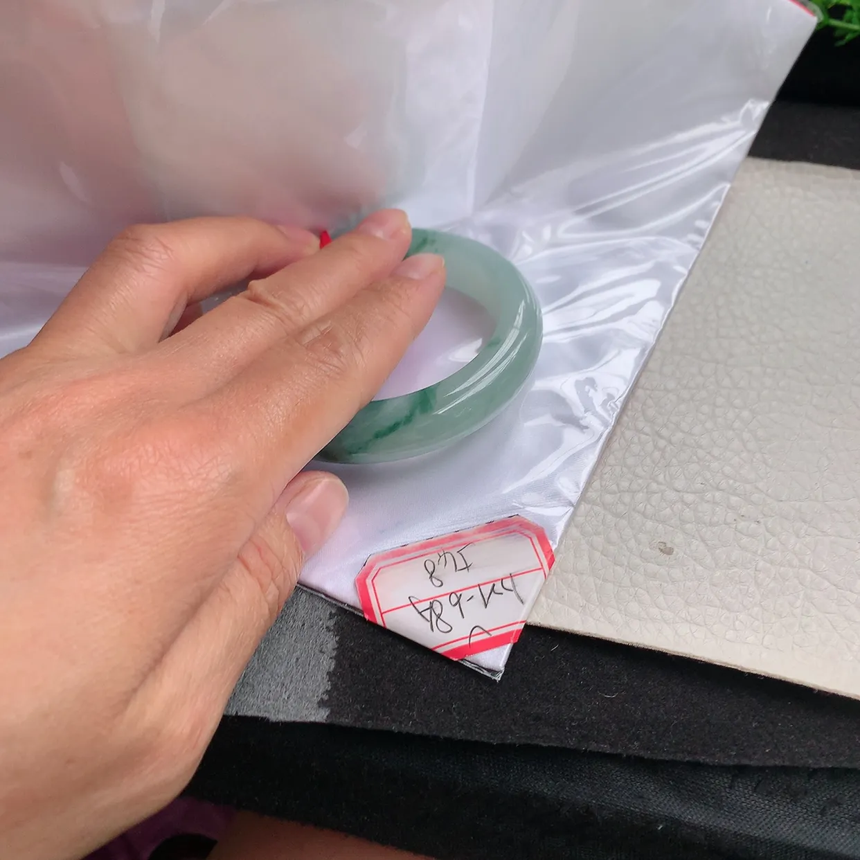 r自然光54.5*12.6*9平安镯 天然缅甸翡翠a货冰飘花厚装宽边玉手镯 玉手环