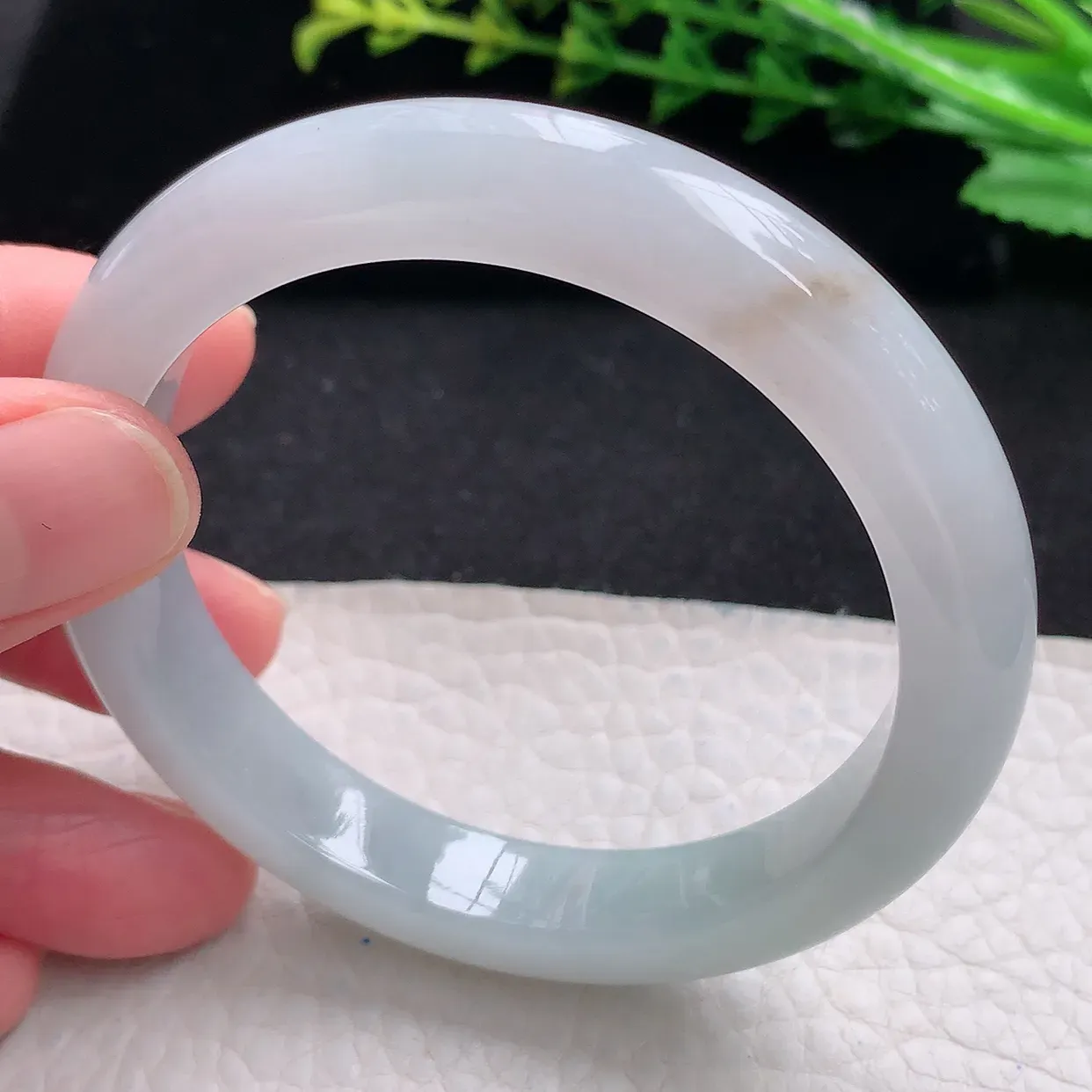 n自然光55*10.7*8.5平安镯 天然翡翠a货冰胶白月光宽边玉手镯 玉手环