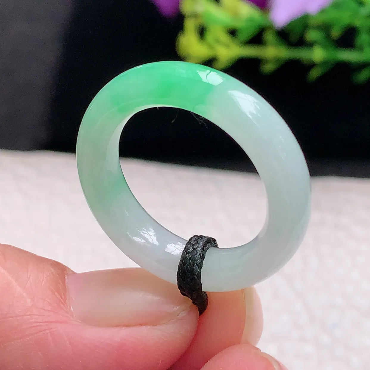 zl自然光19.2*6*4.5天然缅甸翡翠a 货19.2mm内径飘阳绿玉戒指 玉指环