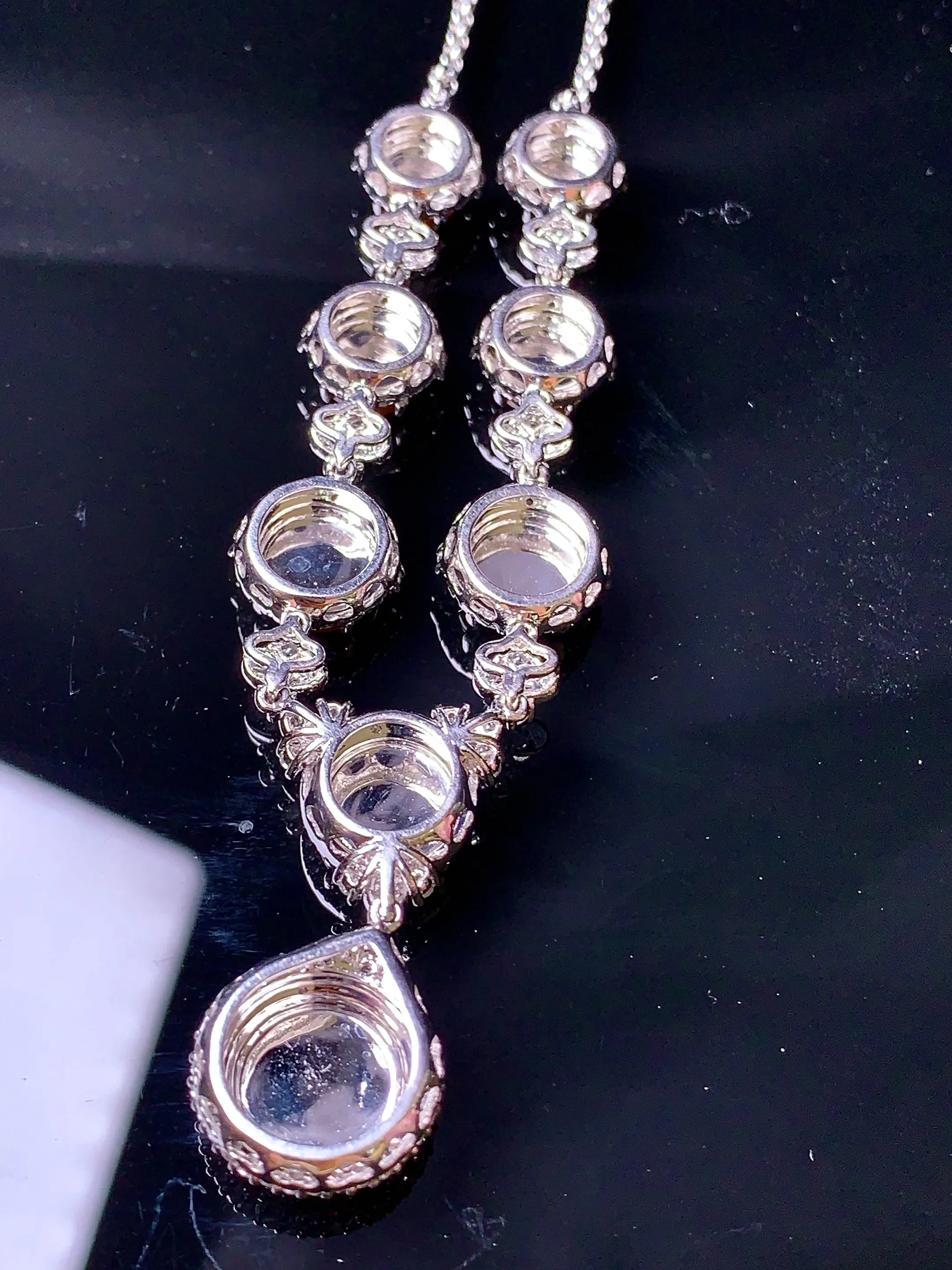 18k金钻镶嵌黄翡平安扣吊坠 玉质细腻 色泽艳丽 整体尺寸68.3*12.2*6.3