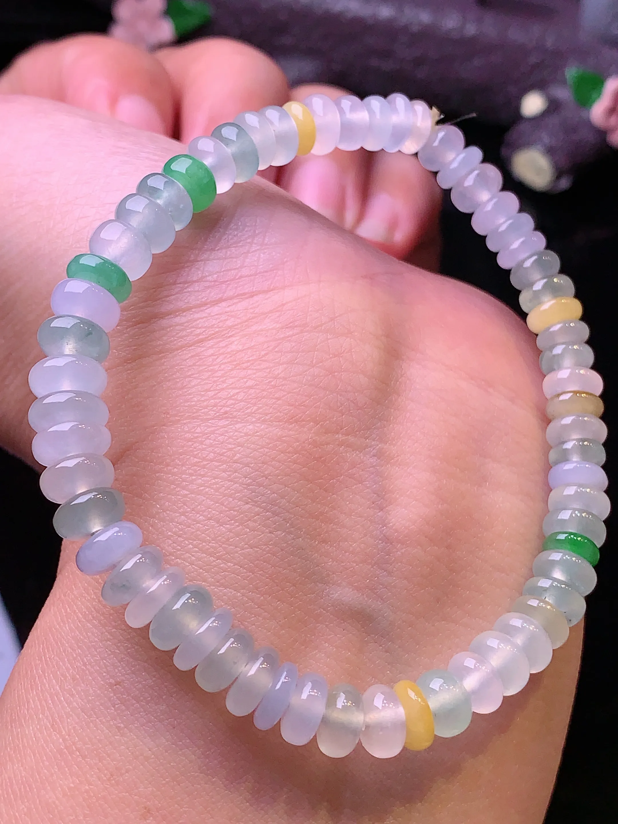 冰种算盘珠手链 玉质细腻 色泽艳丽 整体尺寸6.8*3.2