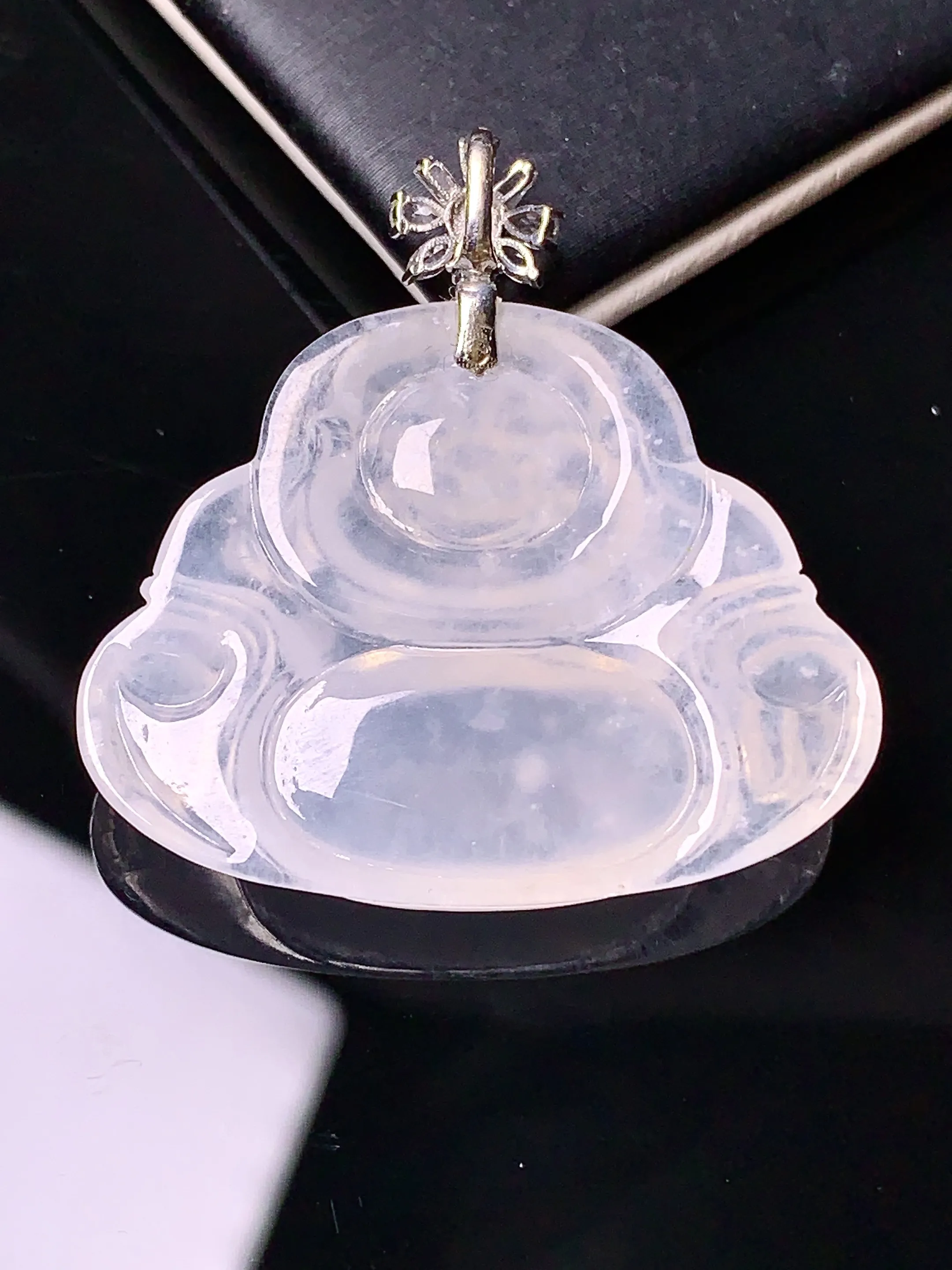 18k金钻镶嵌冰种佛公吊坠 玉质细腻 色泽艳丽 整体尺寸37.3*31.5*5.3