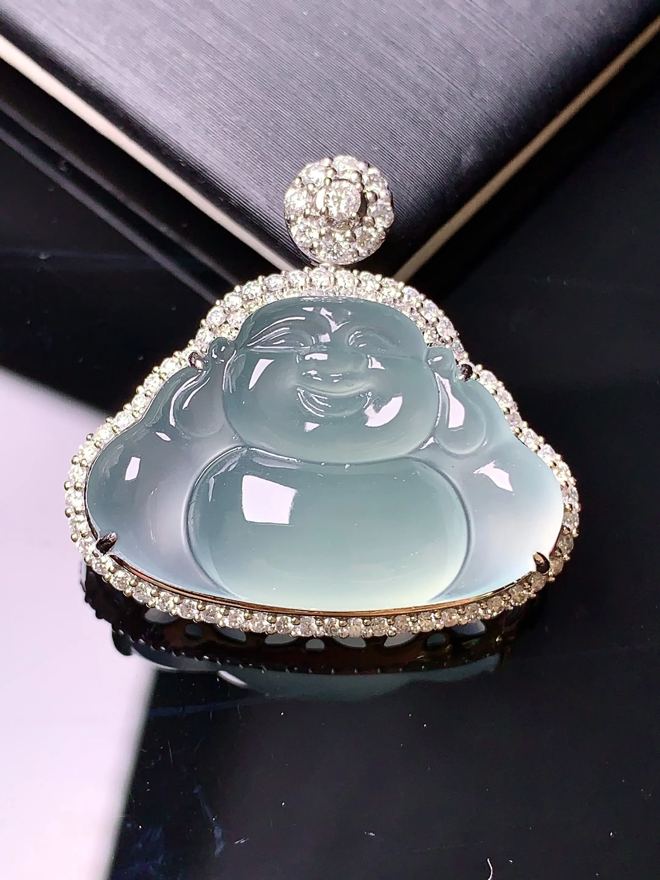 18k金钻镶嵌冰种佛公吊坠 玉质细腻 色泽艳丽 整体尺寸26.5*28*10