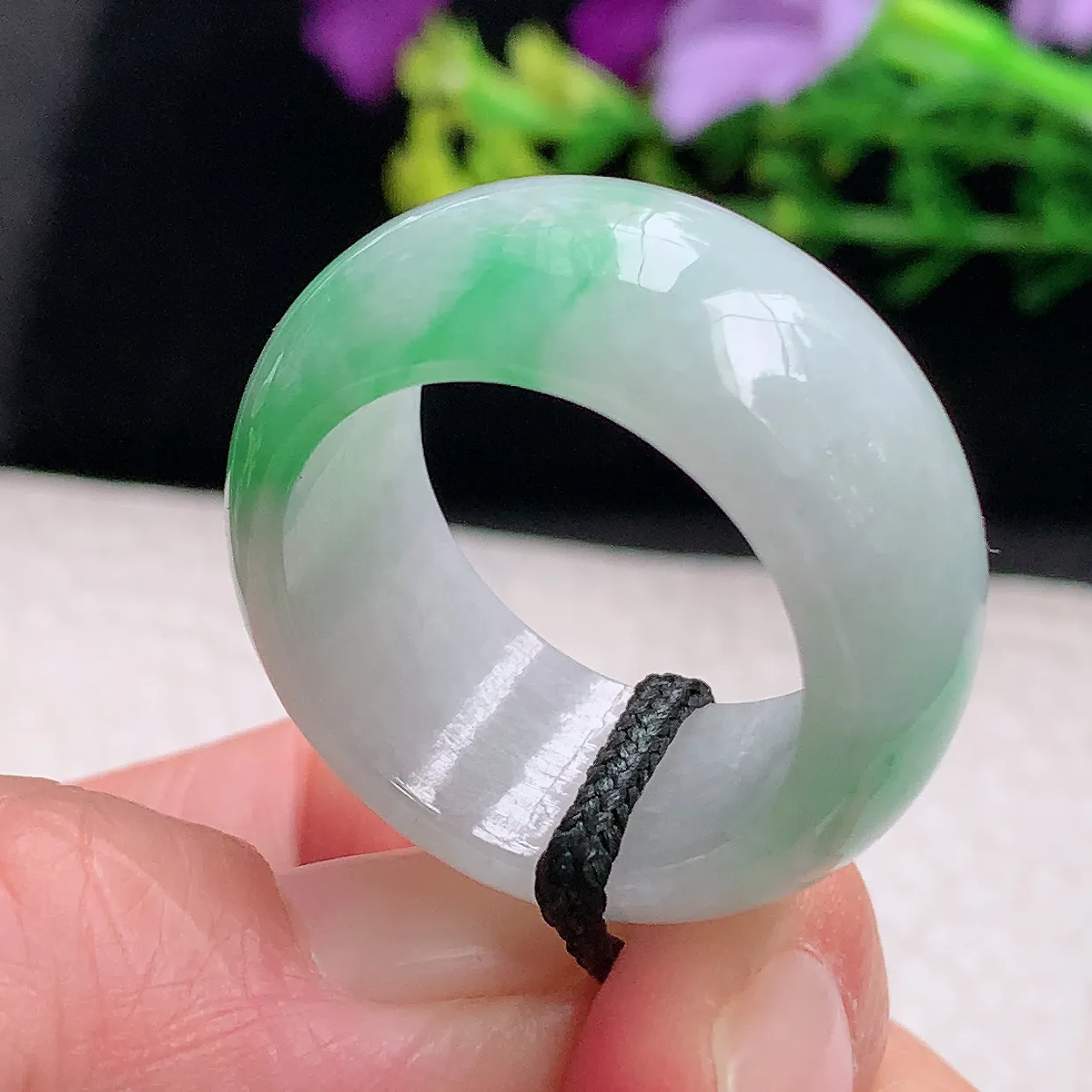 zl自然光21.3*12.6*4.8轮胎指环 天然缅甸翡翠a 货21.3mm内径飘绿花玉戒指