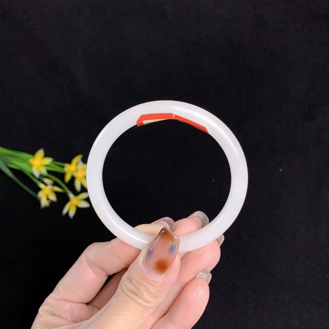 和田玉54圈口羊脂白手镯！玉质细腻油润 底色纯净 无裂无杂 脂粉好，品质好！