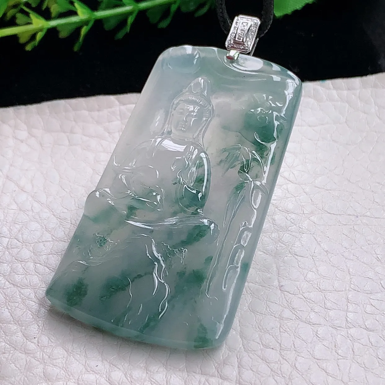 yl自然光57.5*32.5*5.2天然缅甸翡翠a货精雕冰飘花巾水观音玉坠 玉挂件
