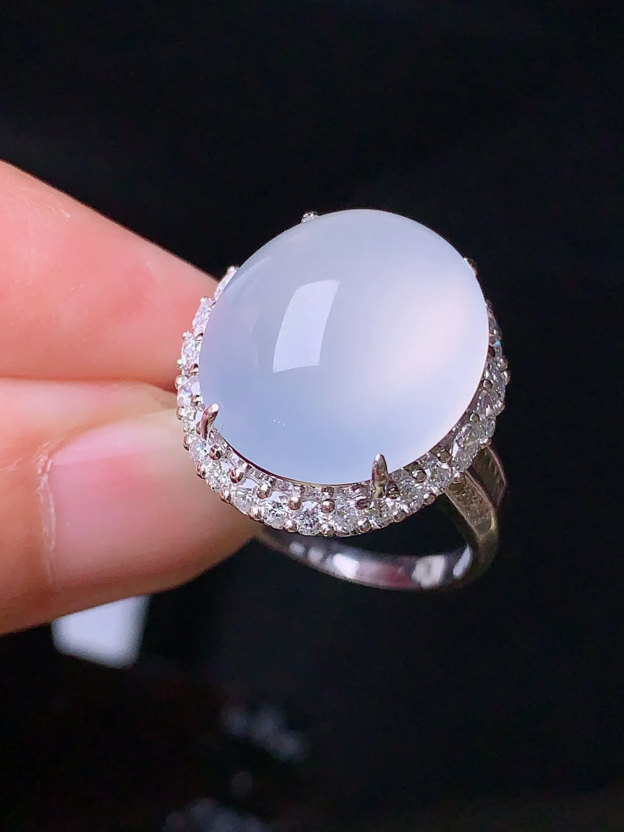 18k金钻镶嵌冰种蛋面戒指  玉质细腻 色泽艳丽 圈口15.5 整体尺寸19.7*17.5*11.8