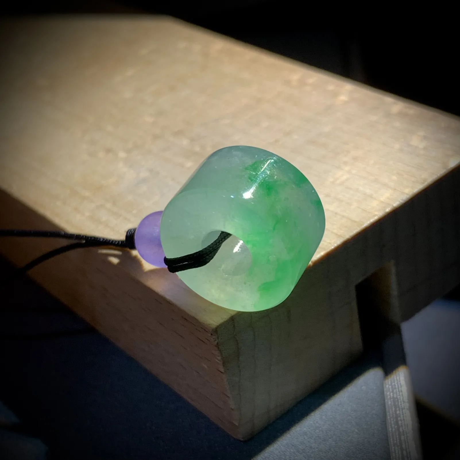 绿花路路通，15.6-9.2mm，顶珠为装饰品