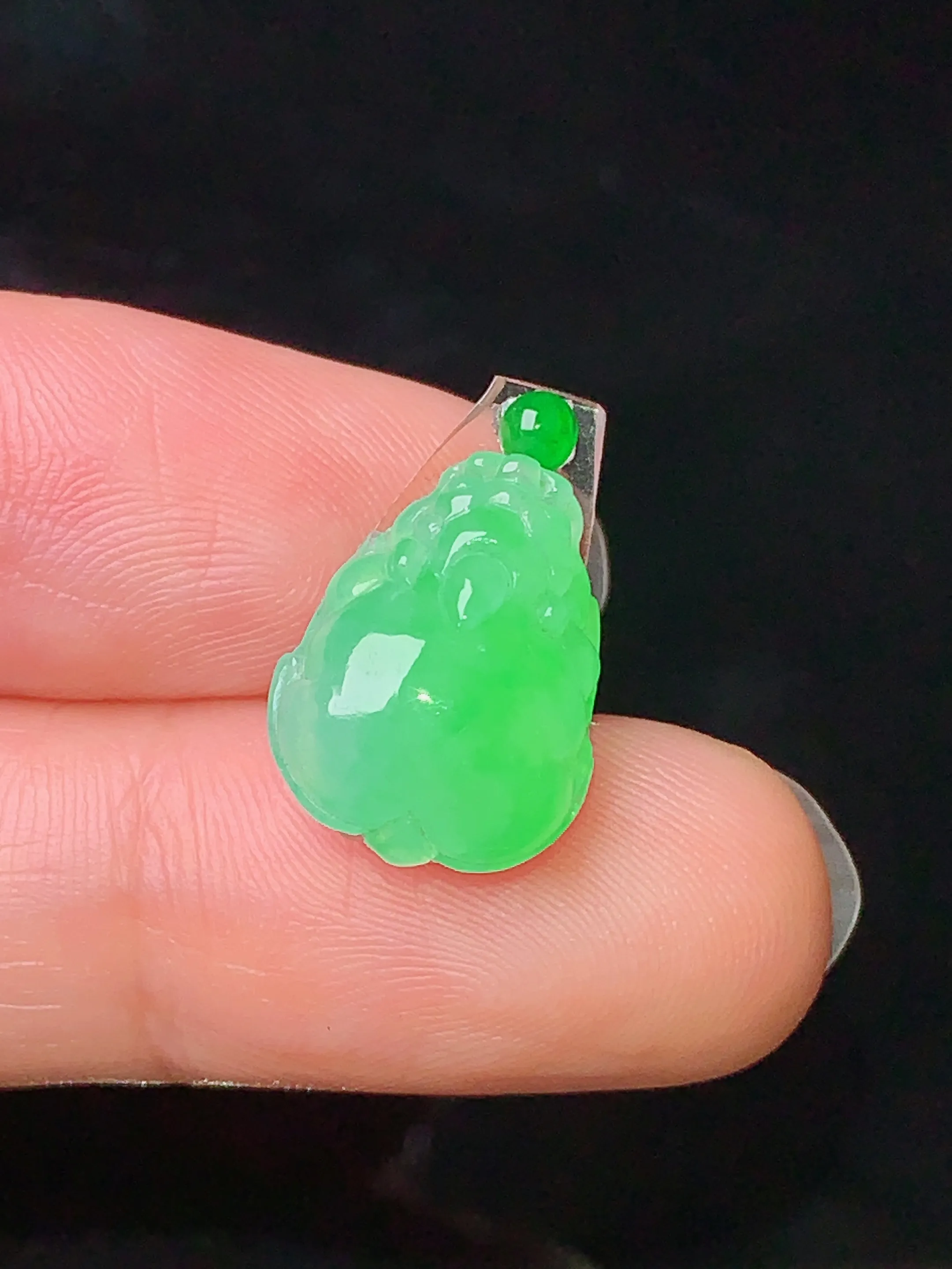 镶嵌款 翠绿貔貅 玉质细腻 色泽艳丽 整体尺寸14.6*11.3*5