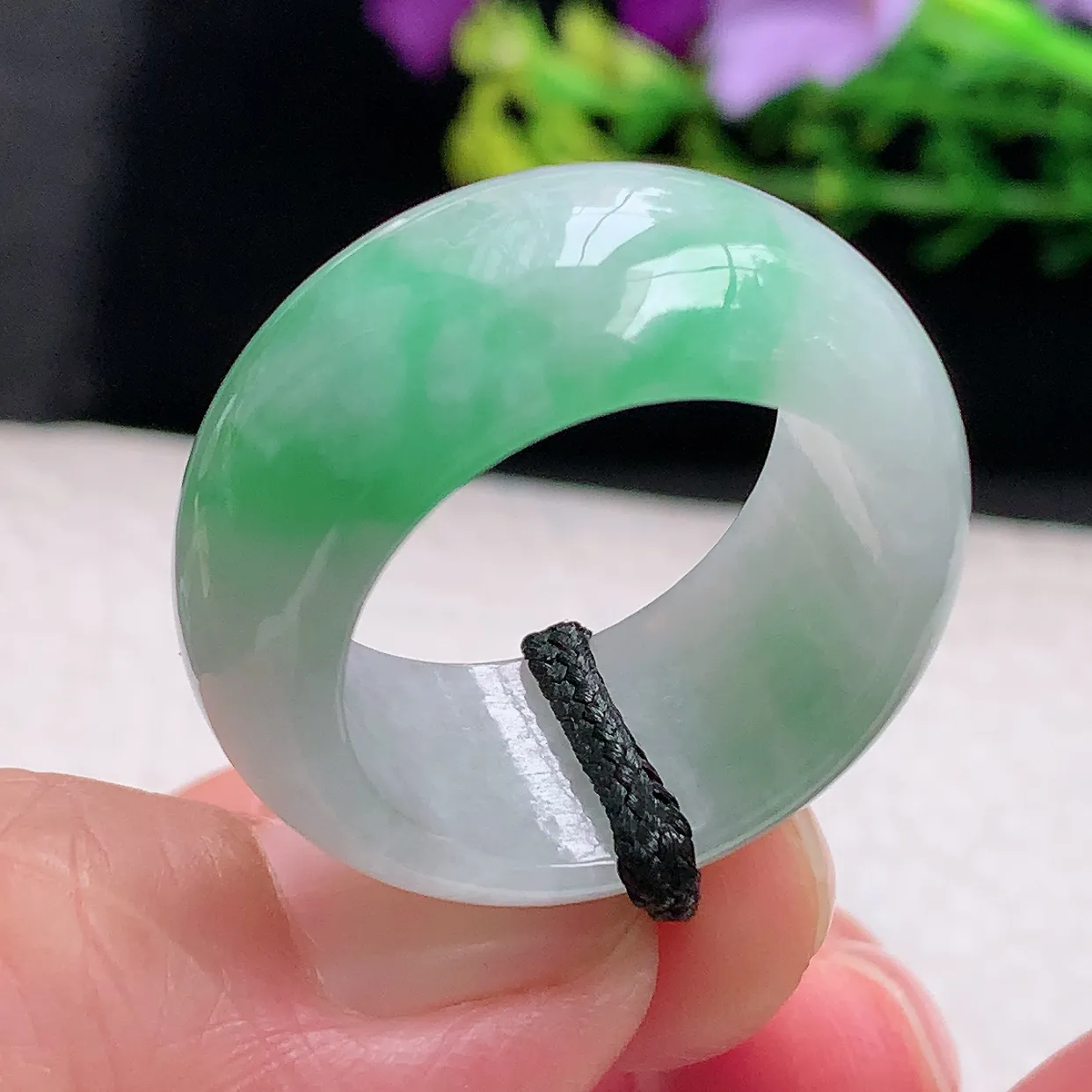 zl自然光21.3*12.6*4.8轮胎指环 天然缅甸翡翠a 货21.3mm内径飘绿花玉戒指