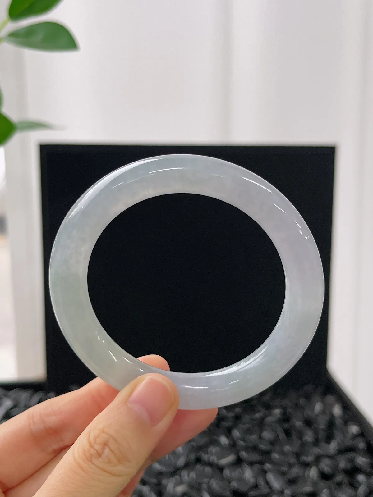 圆镯53圈口，翡翠冰糯种春带彩手镯